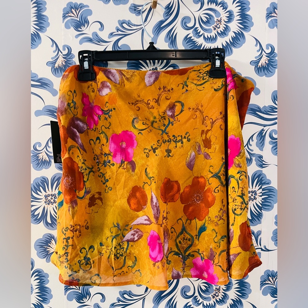 NWT Flattering Ruse Floral Floaty Wild Fable Mini XXL